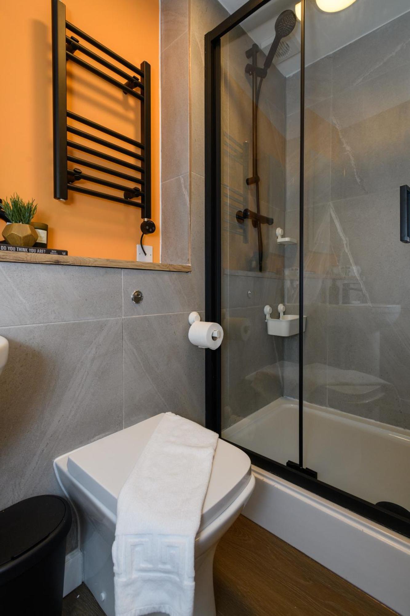 Gad Suite By Koya Homes - 2 Ensuite Bedroom Apartment, Cardiff City Centre, Free Parking エクステリア 写真