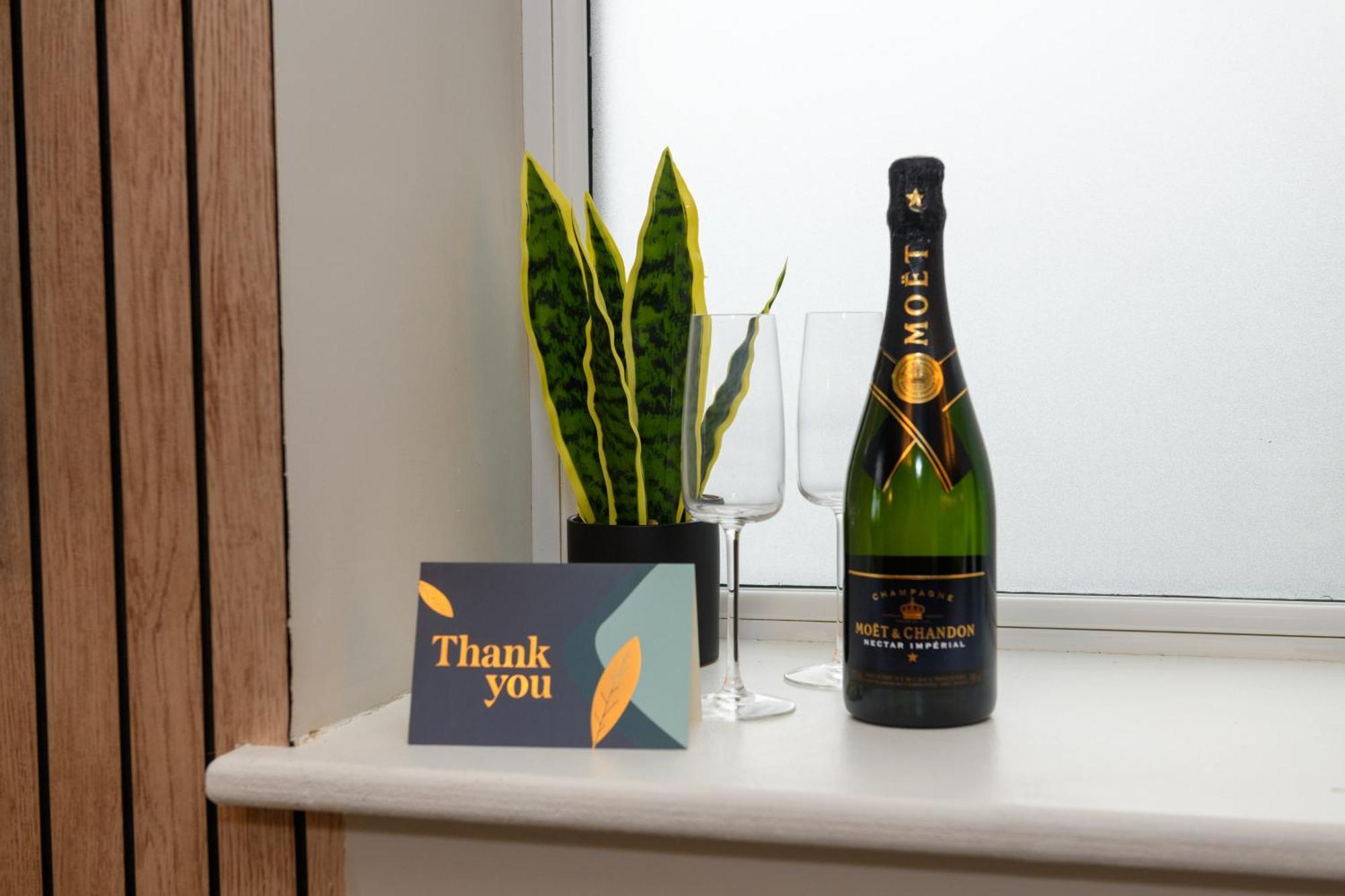 Gad Suite By Koya Homes - 2 Ensuite Bedroom Apartment, Cardiff City Centre, Free Parking エクステリア 写真